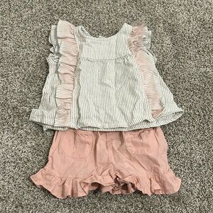 Preowned miniclasix top and short set ruffles size 3-6 months
